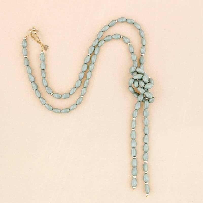 Sonata - Wholesale Snap Jewelry - Long necklace for hanging glasses with resin beads0
