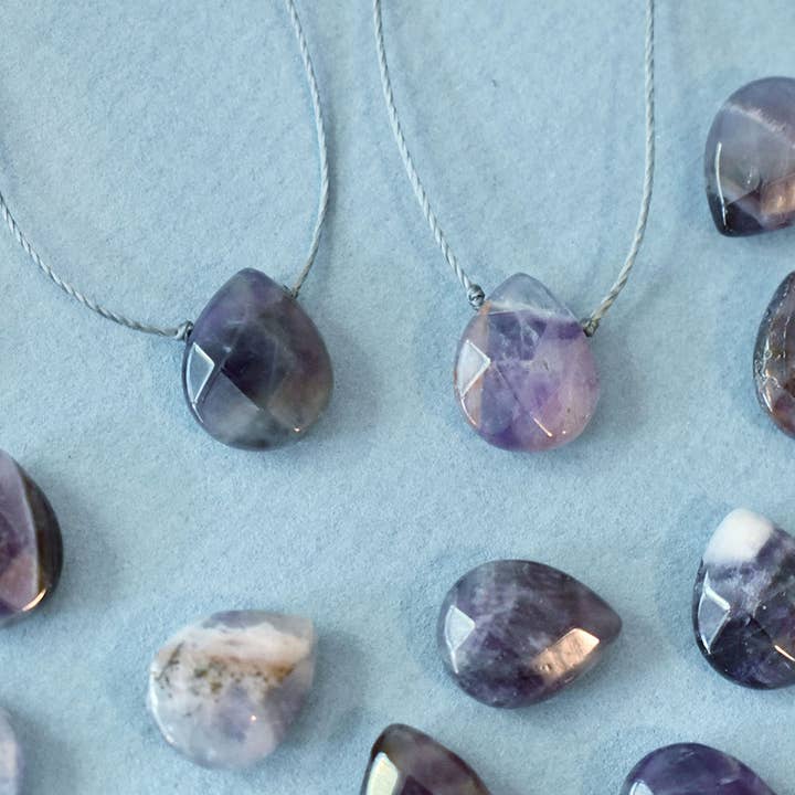 Ametyst Gemstone & grå snor halskæde for engroshandel hos Hadley Richards Designs