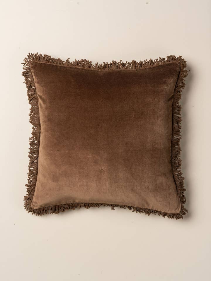 Velvet kvadratisk kudde | choklad för wholesale av Saardé
