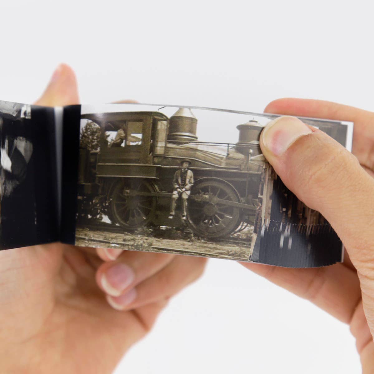 Flipboku - Wholesale Display Book - Movie Classics Flipbook4