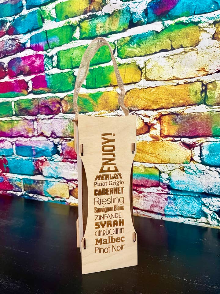 Sac à vin pliable en bois Enjoy pour la vente par AMidSomersNap