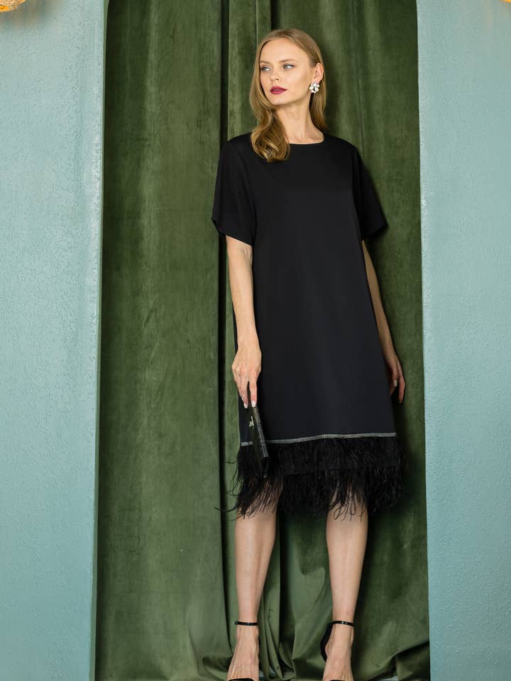 Jan Fjäderklänning för wholesale av Joh Apparel