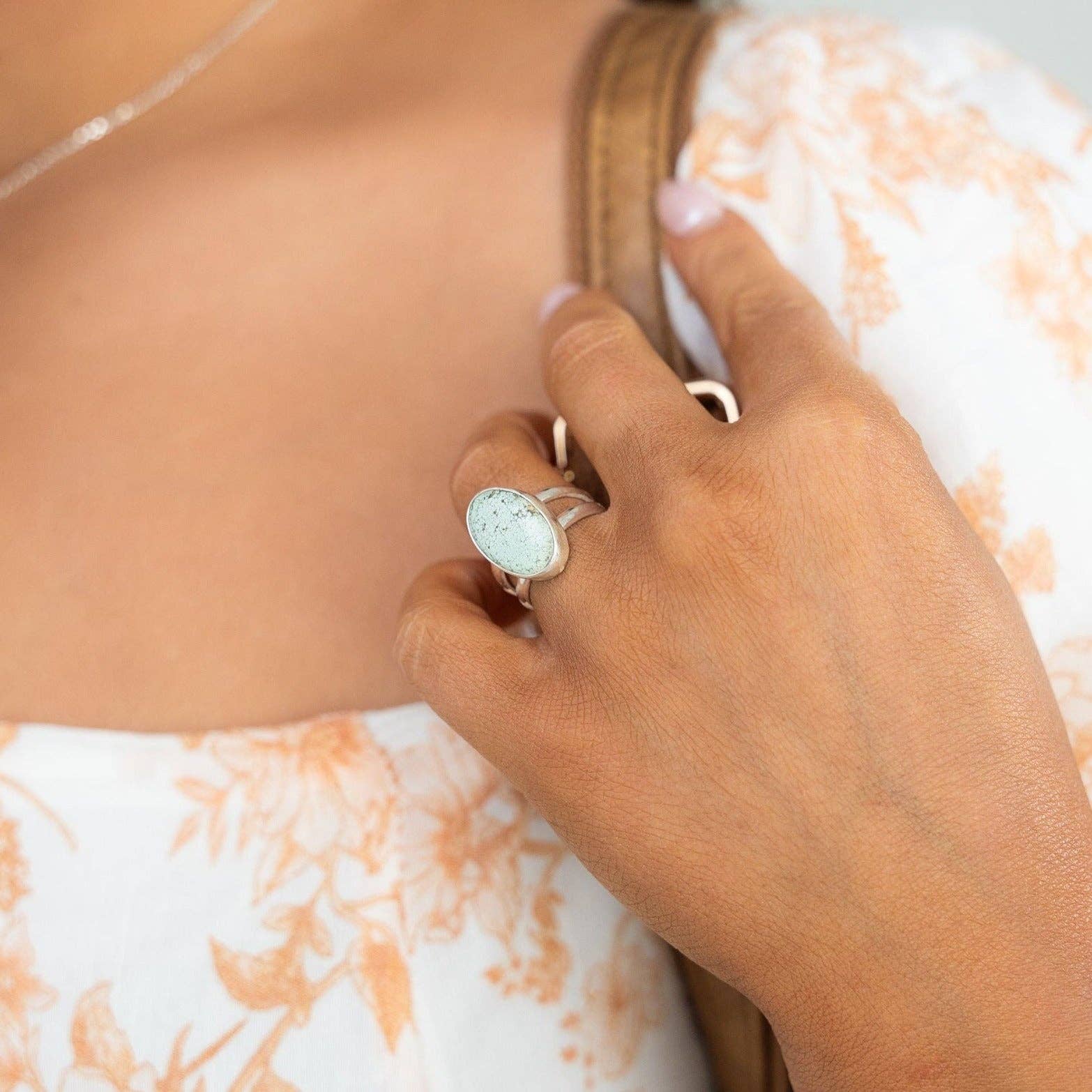 Indie Rae - Wholesale Single Stone/Solitaire Ring - Split Band Turquoise Ring - Size 6.50