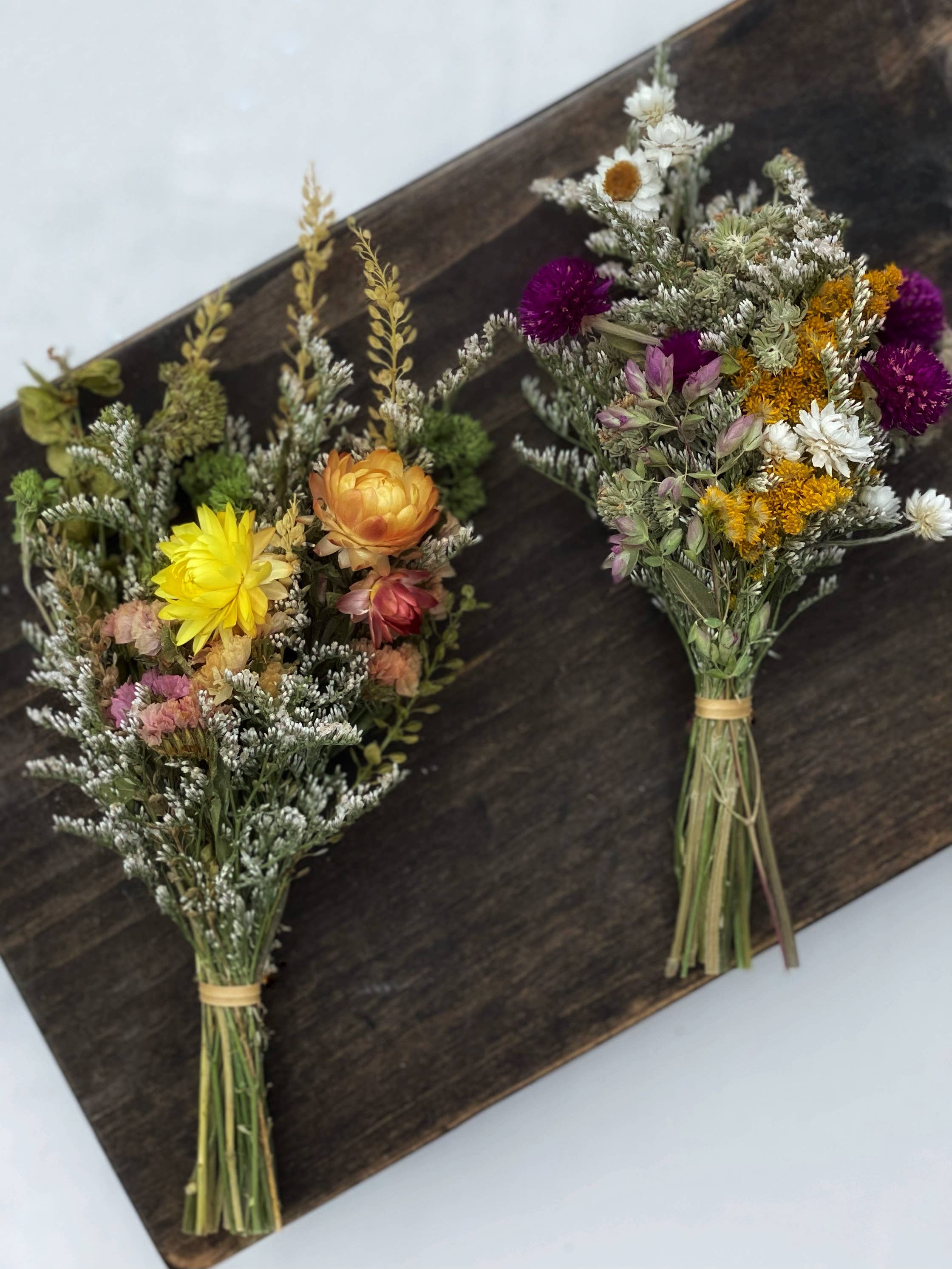 Right Side Hand – wholesale Dried/pressed flowers – Mini Dried Flower Bouquets1