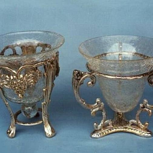 Contenitore in vetro cracklato con supporto in ottone, 15,2 cm per la vendita all'ingrosso da parte di India Overseas Trading Corporation