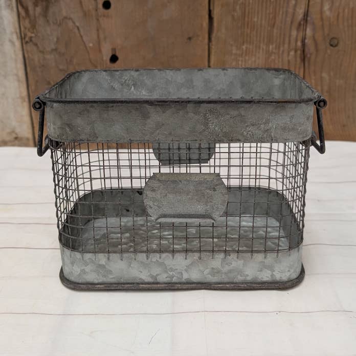 Panier galvanisé avec poignées pour la vente par A.T. Imports