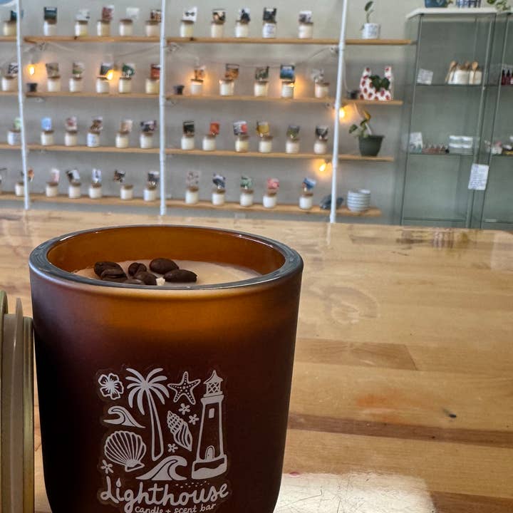 Kaffeeduftkerze mit Deckel für den Großhandel von Lighthouse Candle & Scent Bar