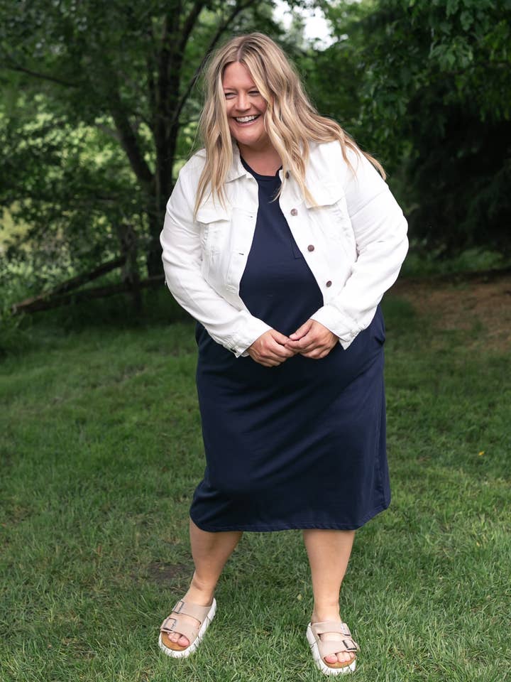 Inherit Clothing Company – Großhandel Kleid – Damen – Finley T-shirt Midikleid1