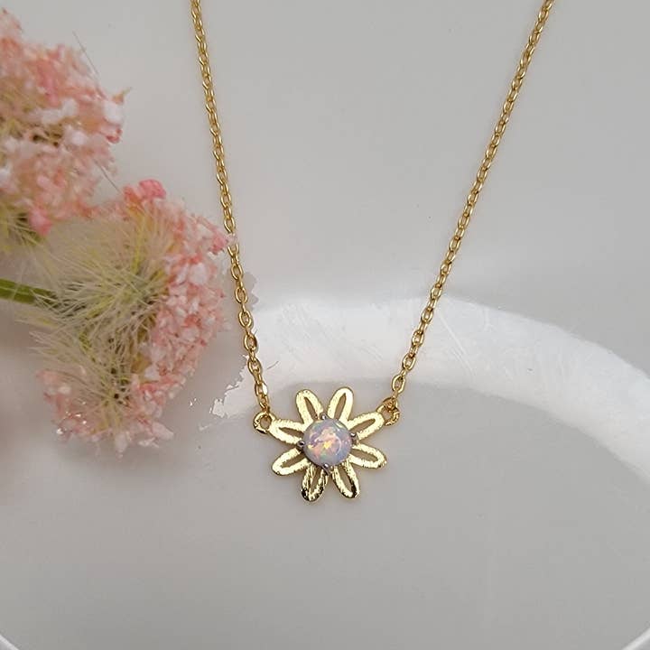 DAISY FLOWER NECKLACE. for wholesale by BETTYOH INC