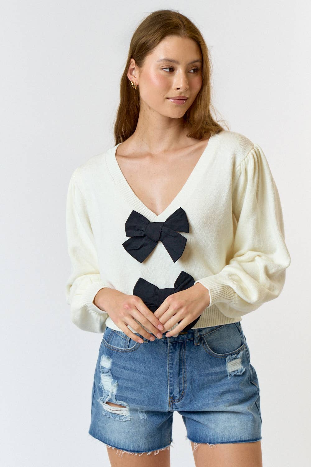 Lalavon - Wholesale Knit Sweater - Women's - ILT4228 Front Contrast Bow Sweater1