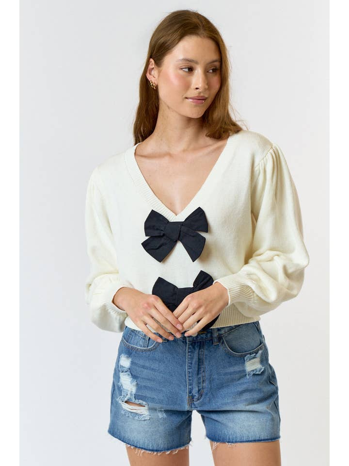 Lalavon - Wholesale Knit Sweater - Women's - ILT4228 Front Contrast Bow Sweater1