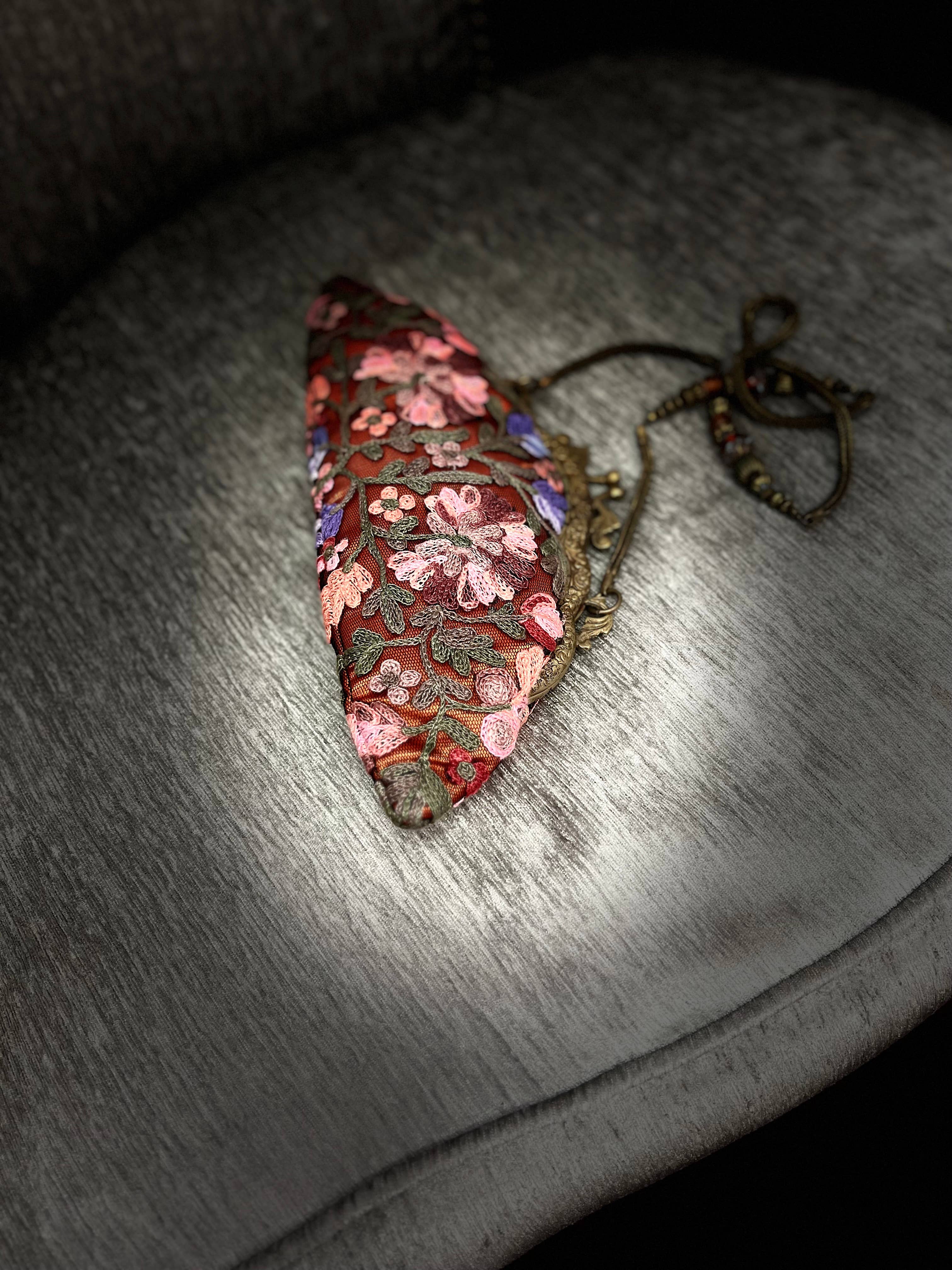 Ricki designs - Wholesale Clutch Bag - Women's - VINTAGE CREWEL EMBROIDERED CLUTCH AC 2765