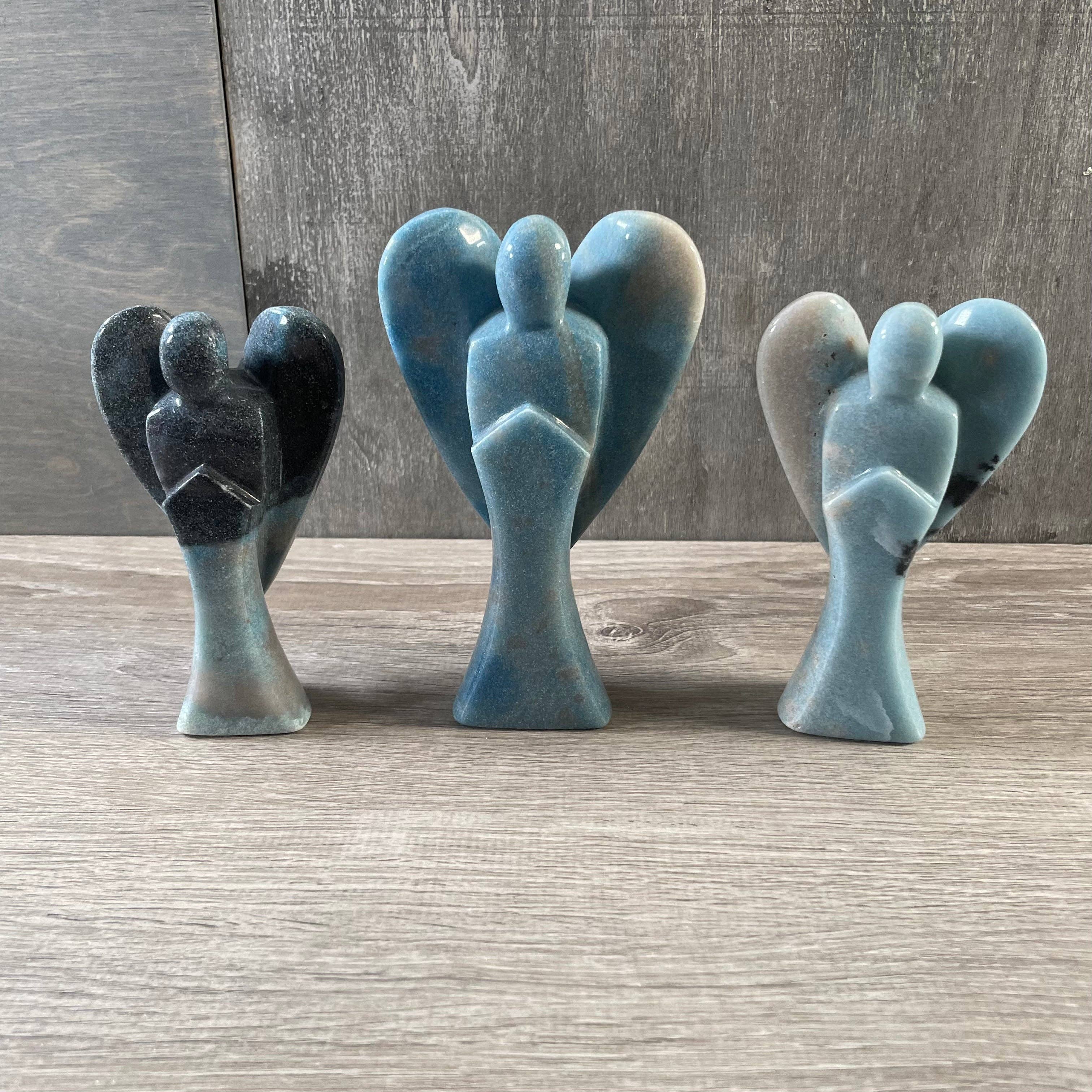 Keystone Crystals - Vente Pierre et cristal de spiritualité - Lot de 3 grandes figurines d'anges en pierres précieuses sculptées25