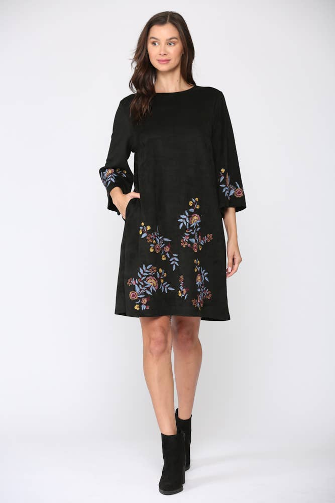 SVART Avery Stretch Mocka Broderad Klänning för wholesale på Faire5