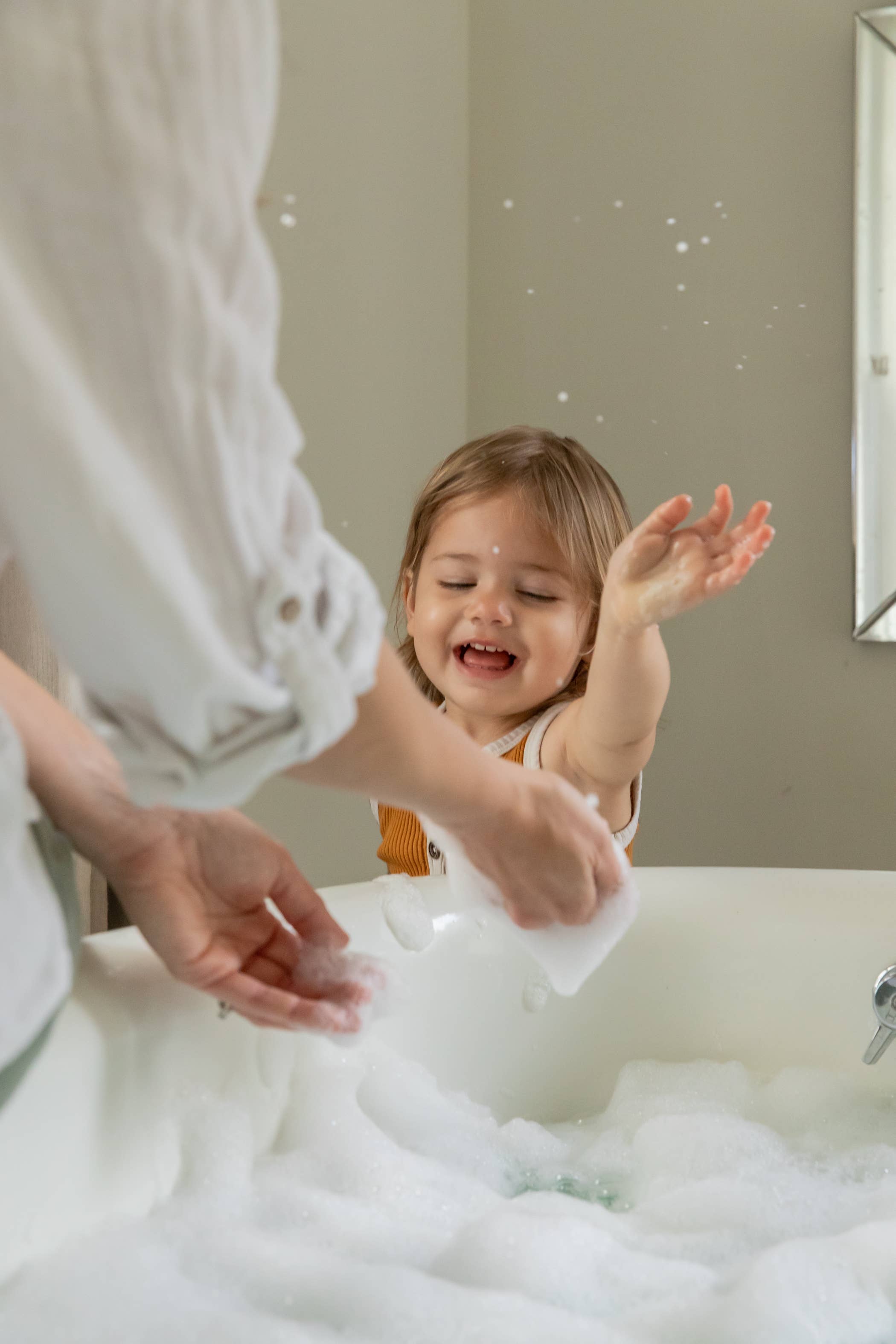 Wiley Body - Vente Gel douche – enfant et bébé - Body Bubble 3-en-1 pour bébé - Pamplemousse et baie de genièvre8