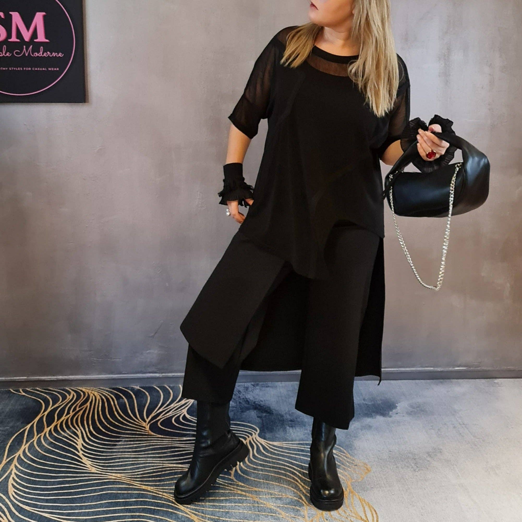 Simple Moderne – Großhandel T-Shirt – Damen – Simple Moderne Street Punk T-Shirt mit unregelmäßigem Design3