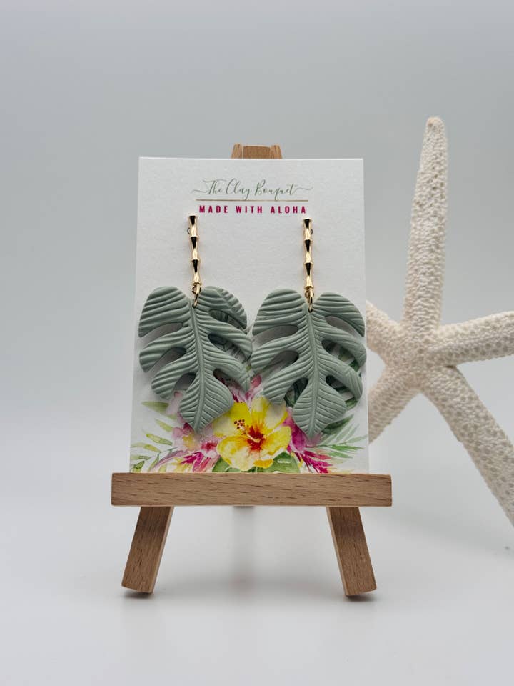 Monstera con poste de bambú dorado para venta al por mayor de The Clay Bouquet