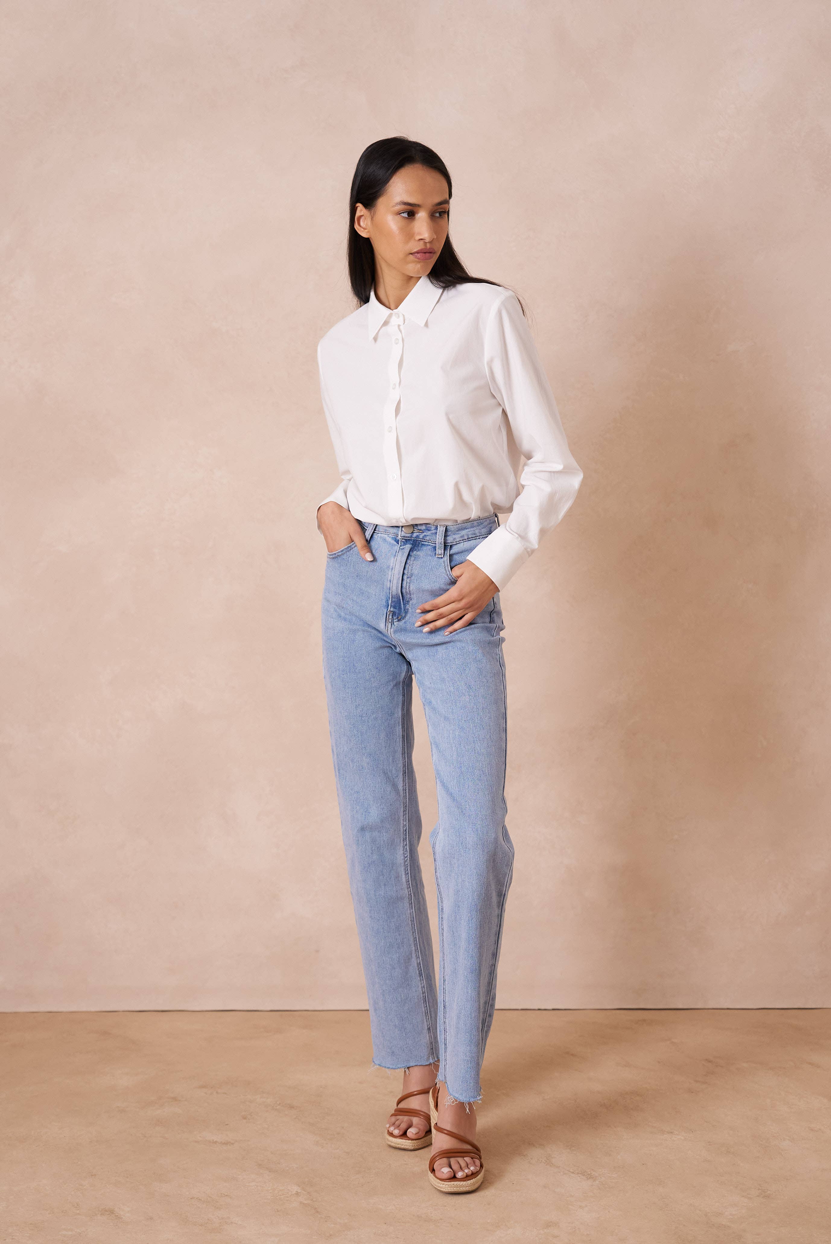 Attentif Paris - Wholesale Button Down Shirt - Women's - Plain cotton shirt with lapel collar4