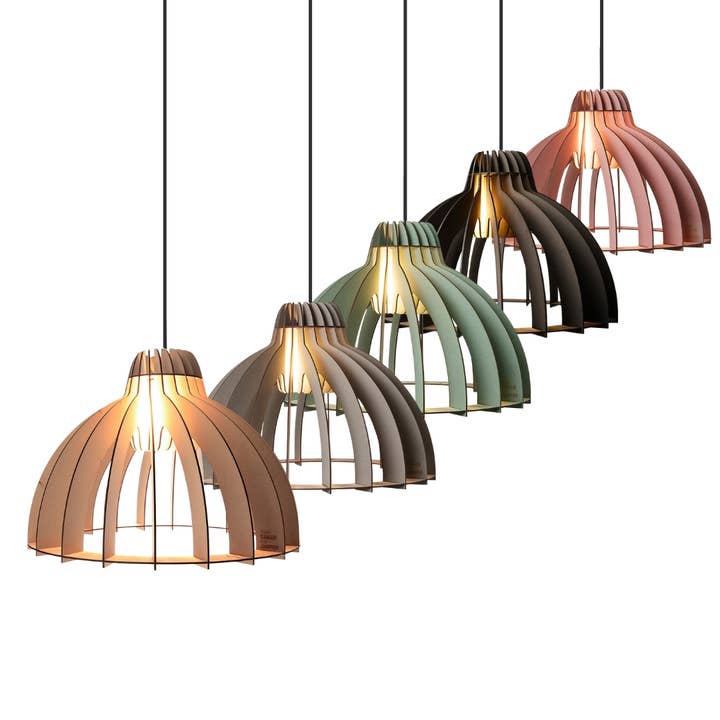 Lampada a sospensione Granny Smith in legno per la vendita all'ingrosso da parte di Van Tjalle En Jasper