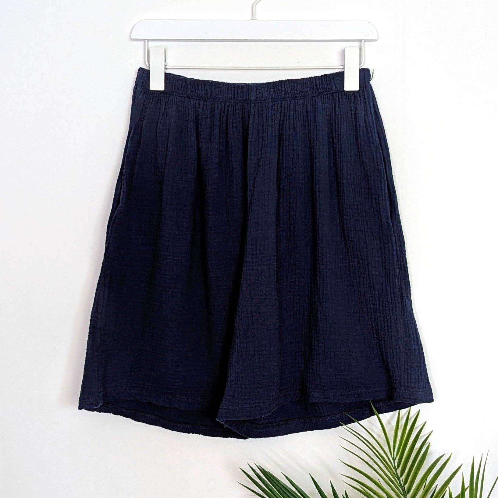 Tempest Designs - Wholesale Shorts - Women's - Roomy waffle cotton shorts with elasticated waist and pockets (M-L)1