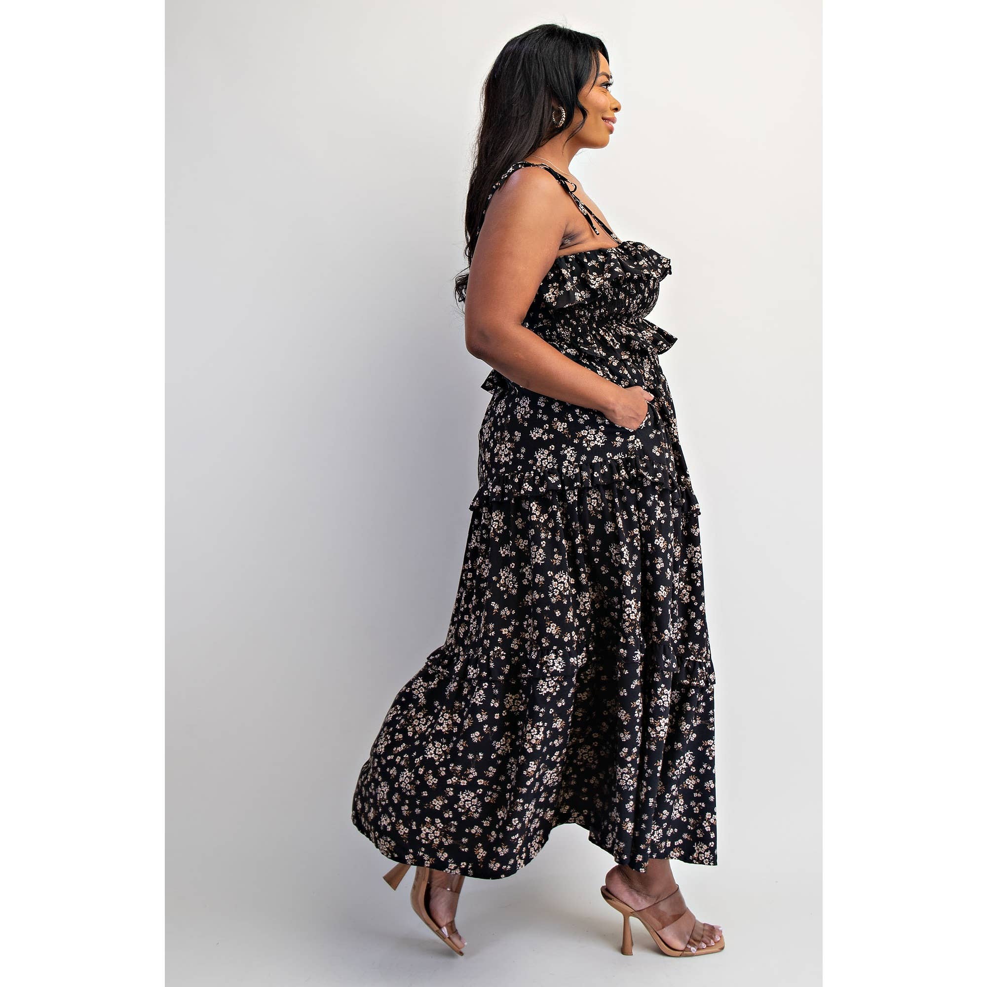 BLACK CREAM MOONLIGHT BLOOM SET

 PLUS for wholesale on Faire1