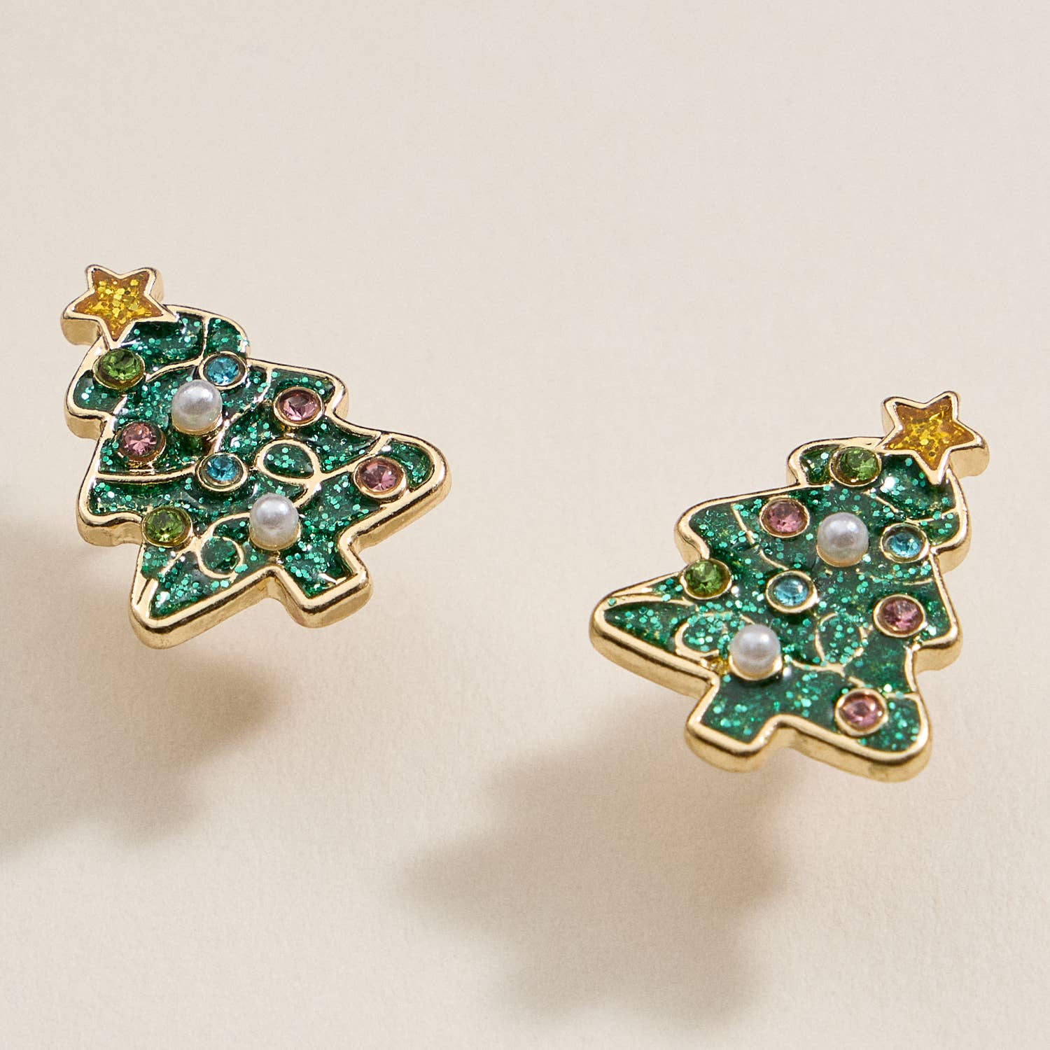 Frem - Vente Clous d'oreille - Boucles d'oreilles à tige en émail en forme de sapin de Noël5