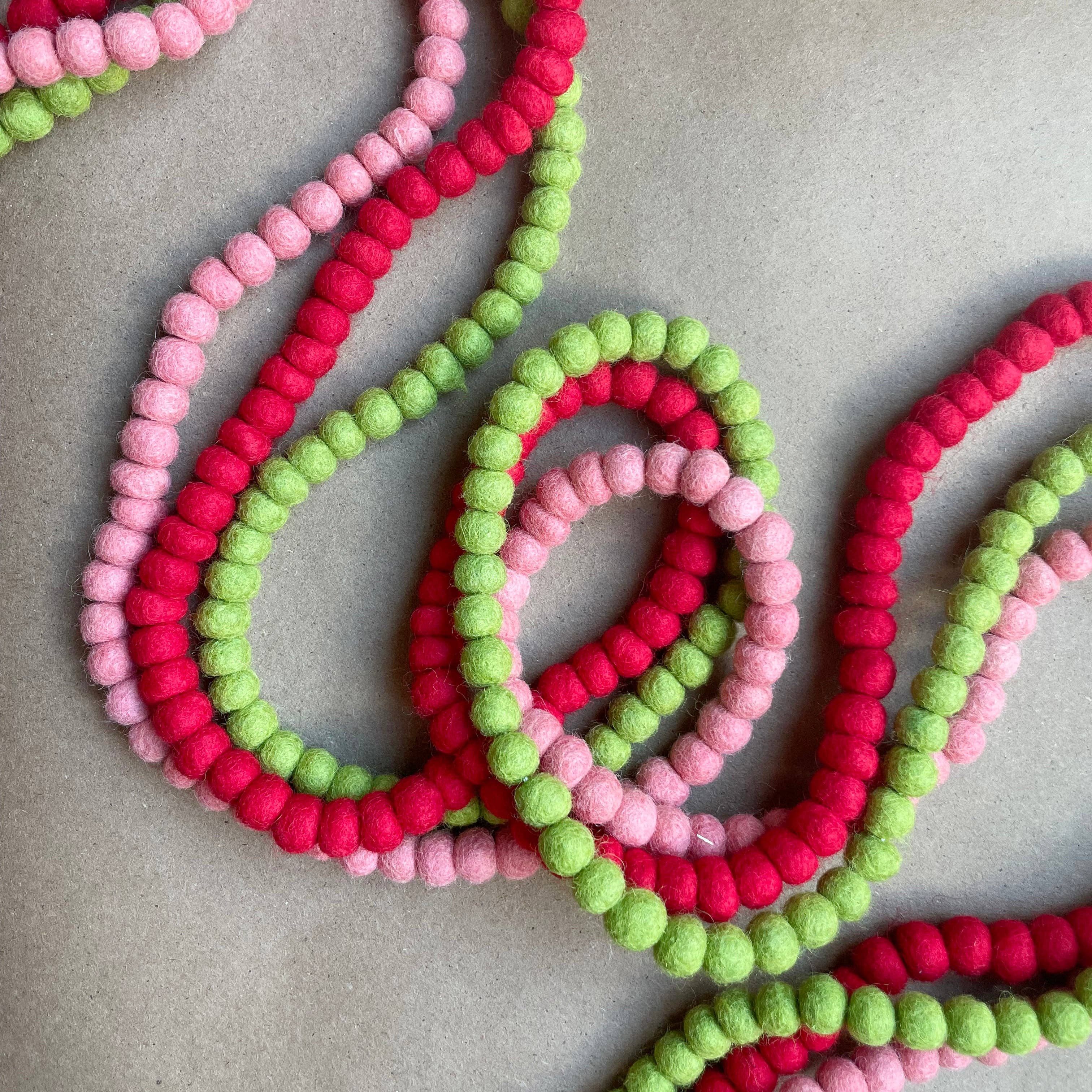 Decomod – wholesale Bunting/Krans – Mini filt bollslinga 1 cm bollar ca 300 bollar 3 meter lång9