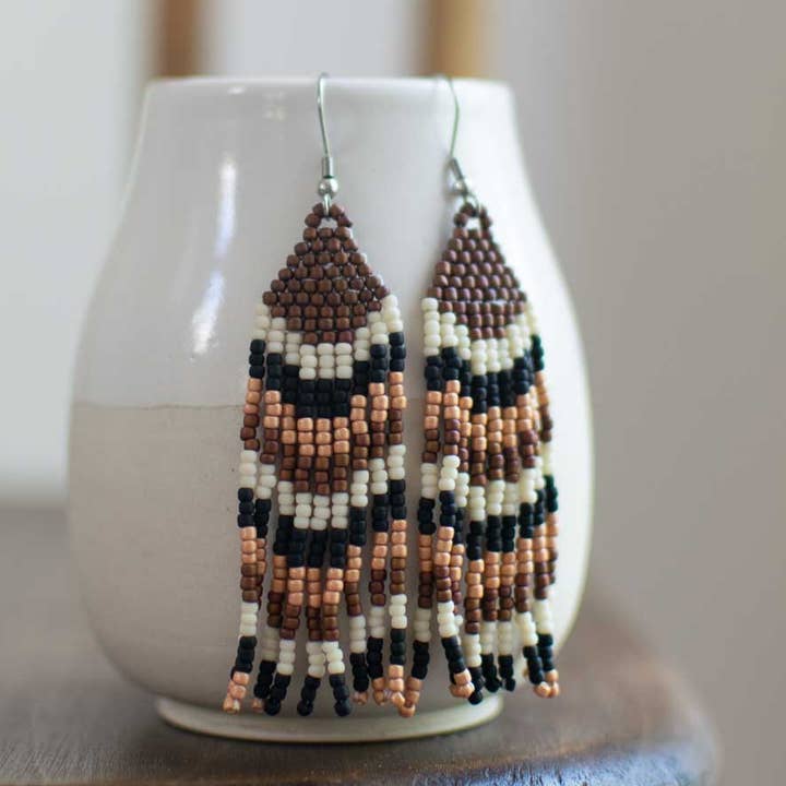 Pärlade fransörhängen i Brillo för wholesale av Fair + Simple