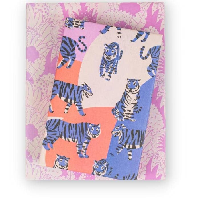 Blauwe tijgers • Dubbelzijdig • Dagelijks Eco-inpakpapier voor wholesale door Wrappily Eco Gift Wrap Co.