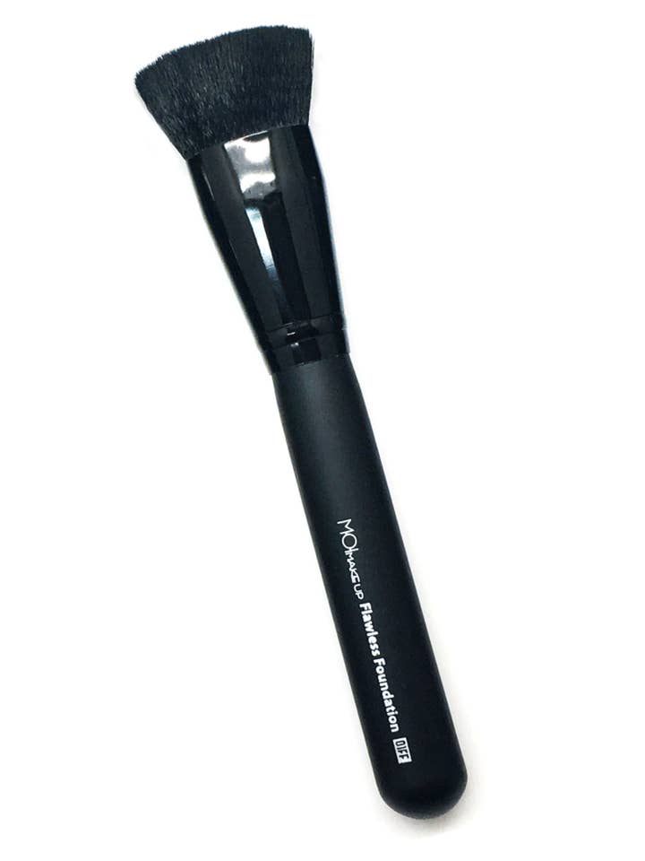 Synthetic Kabuki Brush Flat/Flawless Found R. 01FF for wholesale by sesioMWorld - M·O·I Professional