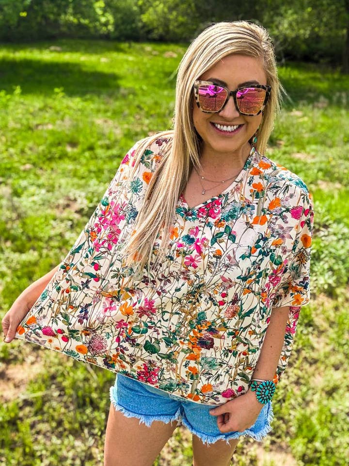 Sterling Kreek - Wholesale Blouse - Women's - Field Of Flowers Top1