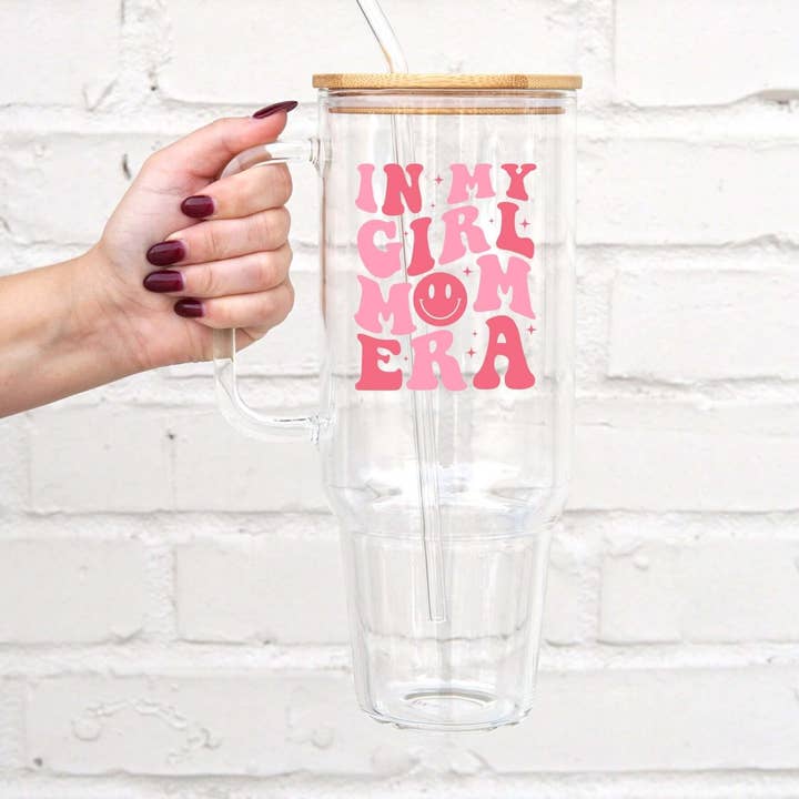 Girl Mom Era 40oz glasglas med låg og halm for engroshandel hos Sip-Sip Hooray!