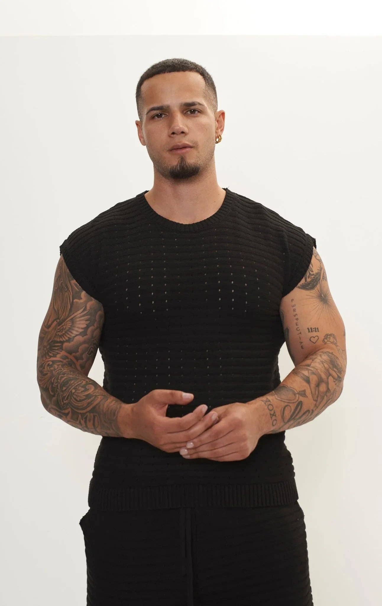 SORT Kortærmet strikket top og shorts til mænd med øje - sort for engroshandel på Faire2