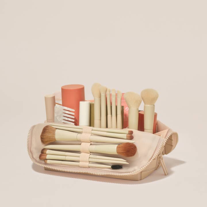 Parallelle - Wholesale Travel Set - The Medium Bisque Traveller1