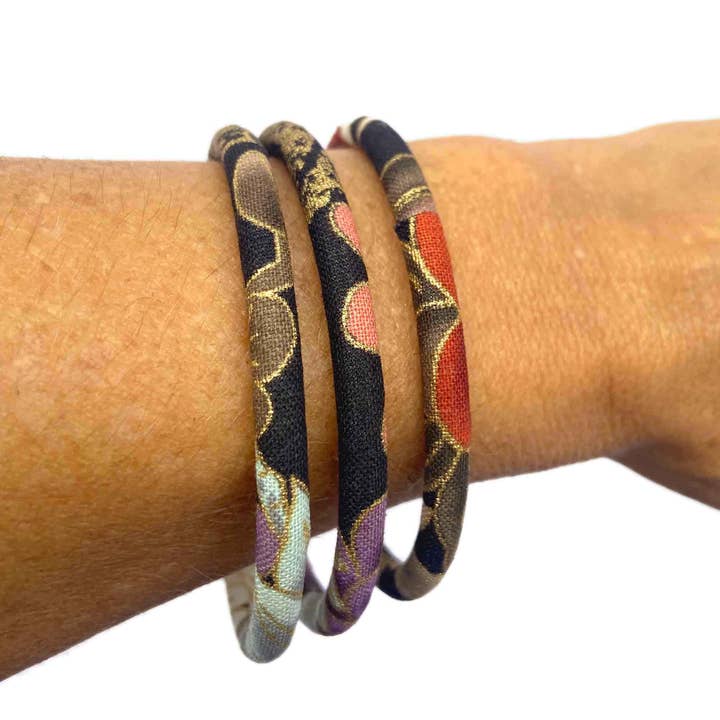 Melokane - Wholesale Armband - Japanse bangle armband met bloemen en kraanvogels op zwarte achtergrond3