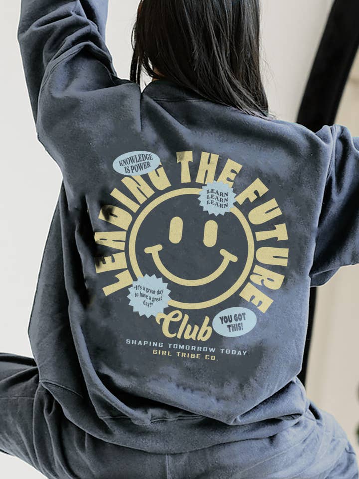 Sweat-shirt "Leading The Future" pour la vente par Girl Tribe Co