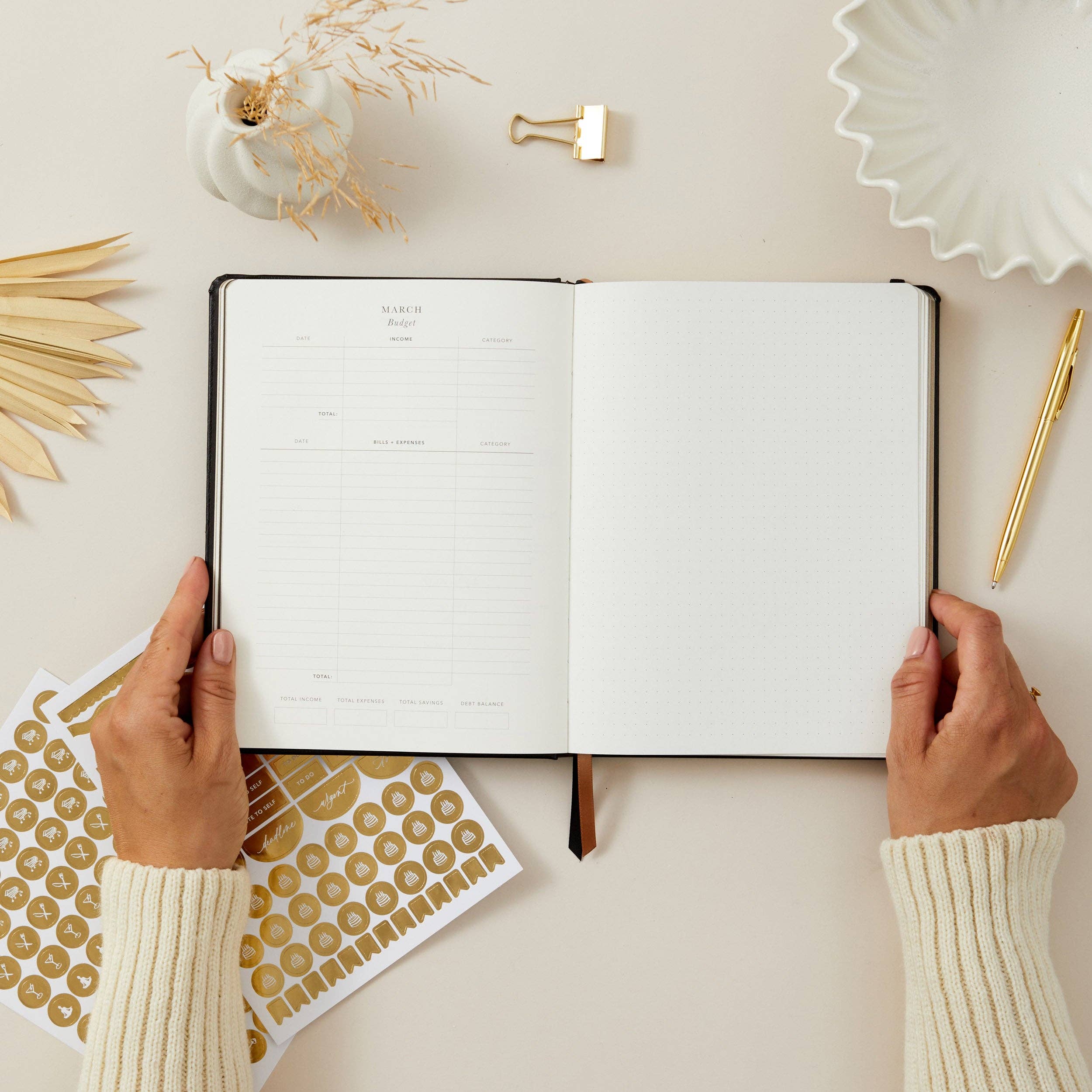 Blush And Gold - Wholesale Planner - 2026 Weekly Planner - Black6