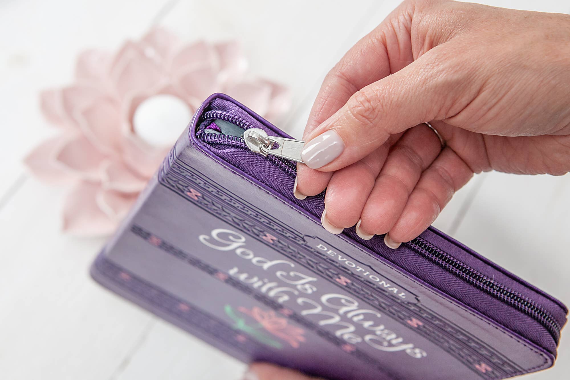 BroadStreet Publishing Group, LLC - Wholesale Crafts, Hobbies & DIY - God Is Always With Me (Zippered Devotional)4