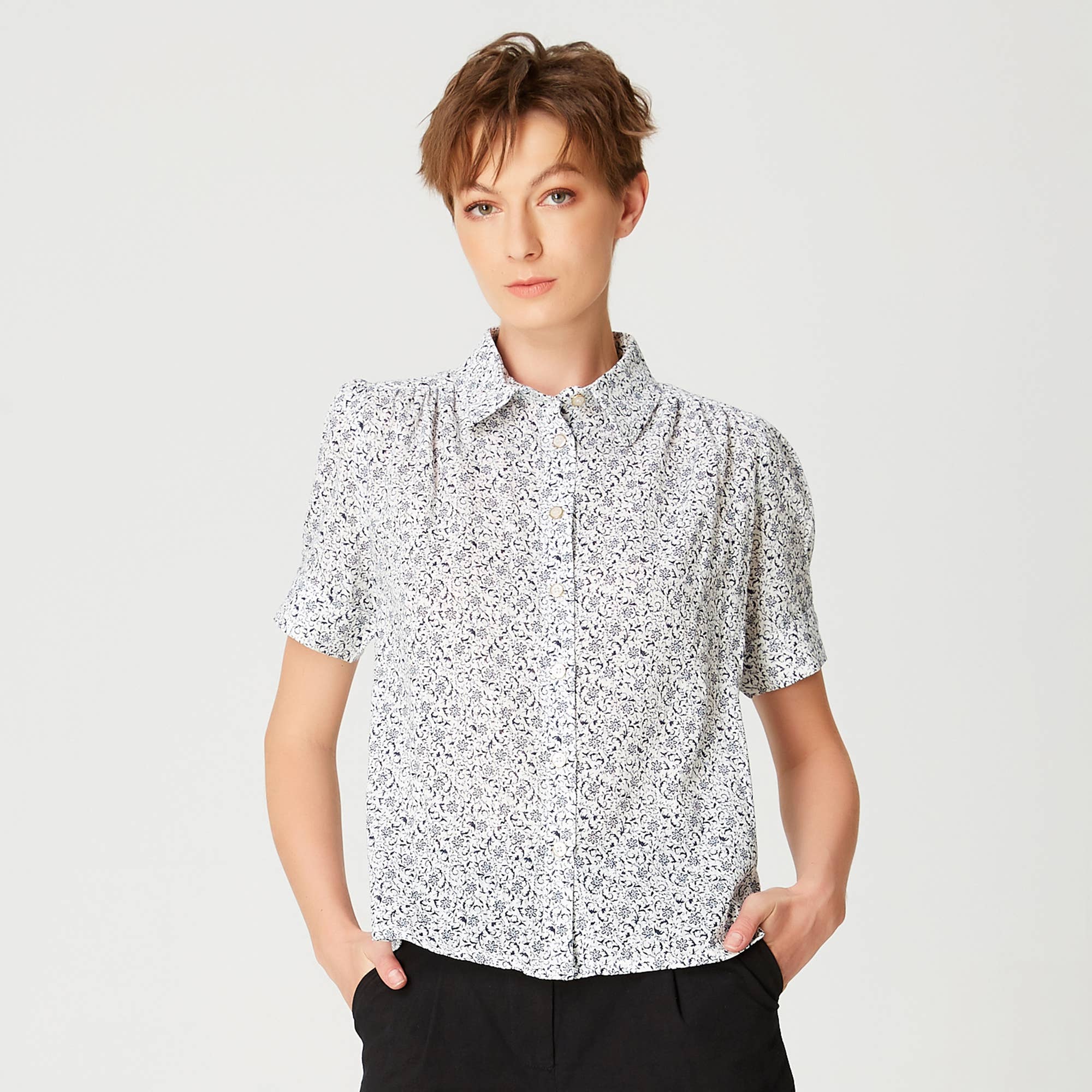 White Floral print short sleeve straight shirt for wholesale on Faire0