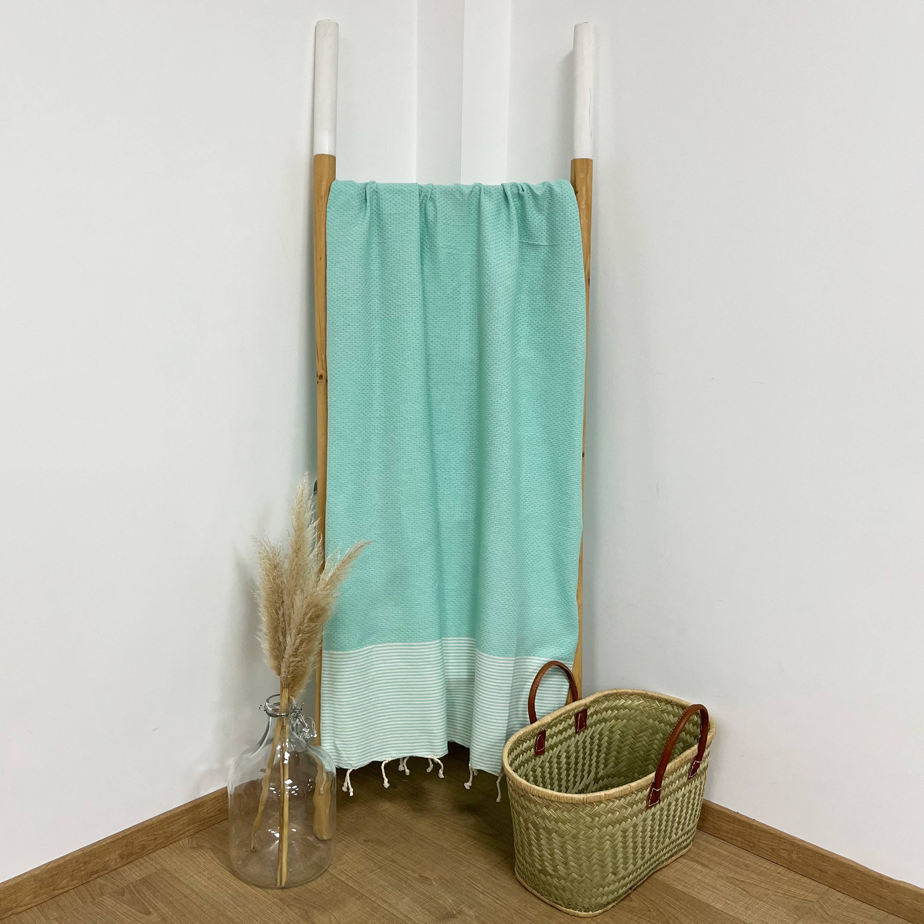 Le comptoir de la plage - Wholesale Beach Towel - Flat traditional fouta "MIKANDA"  100x200 or 200x20017