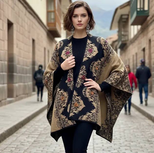 PERUVIAN PERFECTION – wholesale Cape - Dam – RN-428 Elegant Vändbar Alpacka Cape4