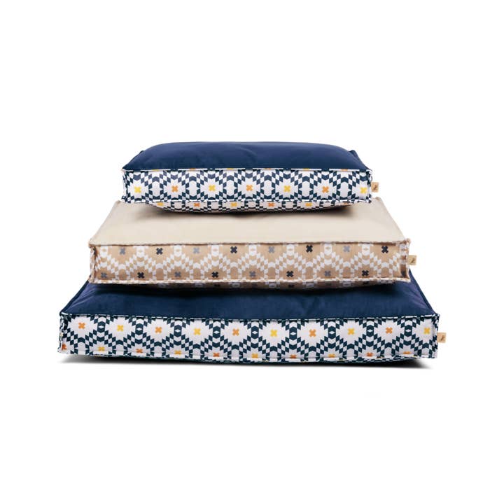 Boxy Bed Marina for wholesale by P.L.A.Y. Pet Lifestyle and You