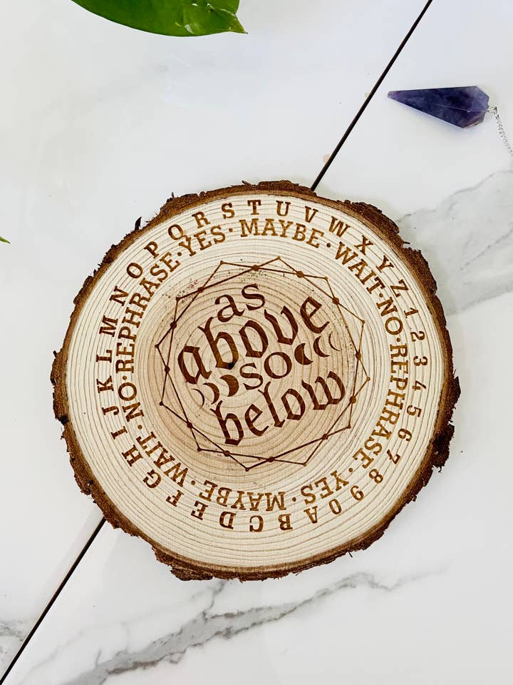 Panneau pendulaire « As Above So Below » en bois naturel pour la vente par Three Witches Tea Shop