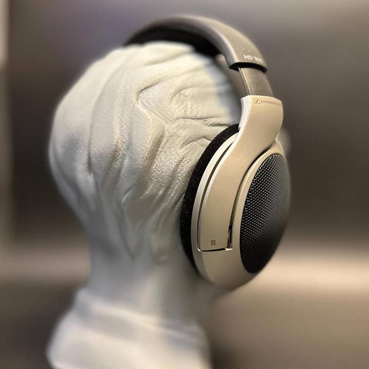 <3 Studio – Engroshandel Hovedtelefoner – Bang Chan hovedtelefonstativ – elegant og stilfuldt tilbehør til skrivebordet for Stray Kids-kpopfans5