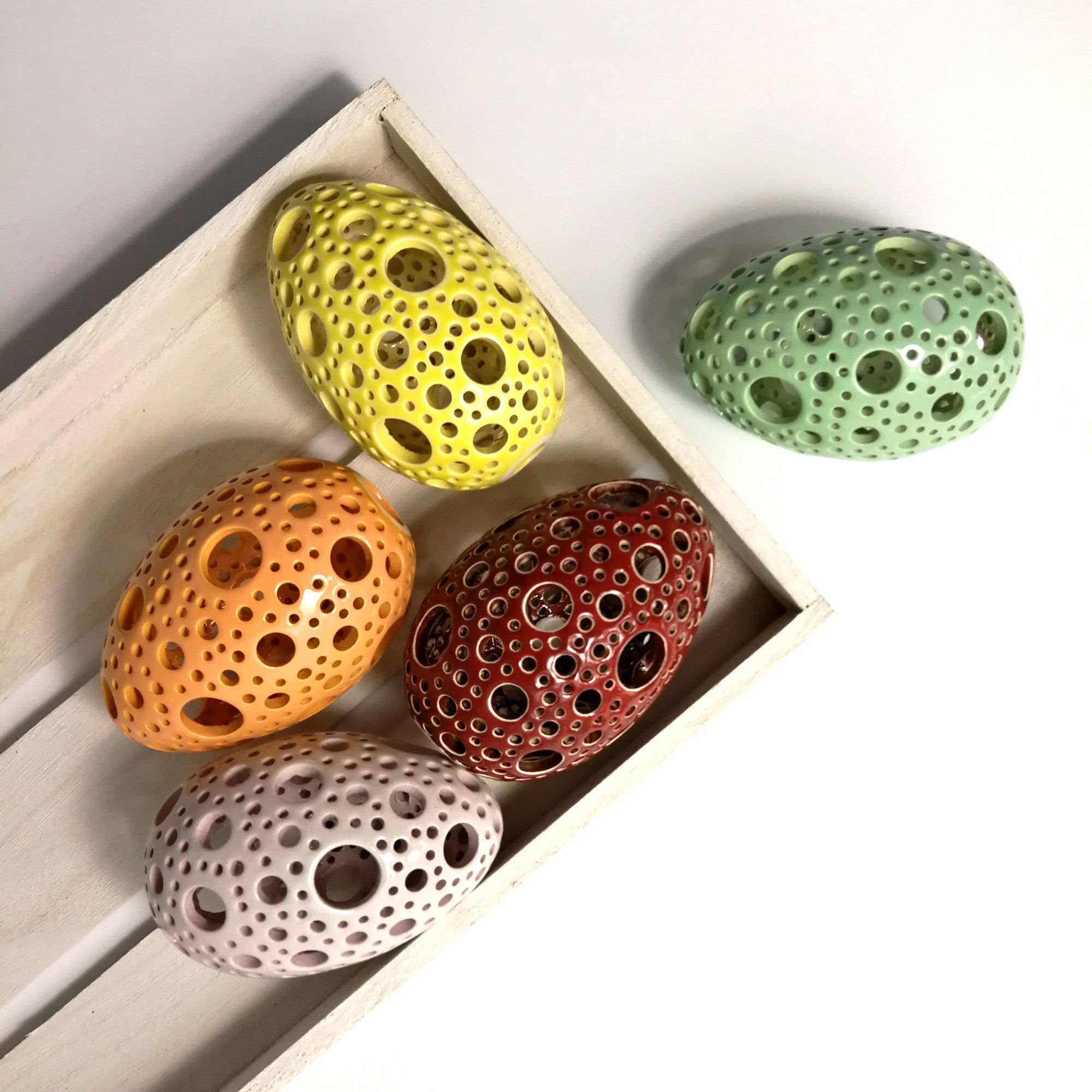 Cozy Home Ideas – wholesale Decorative tabletop object – Ceramic carved egg2