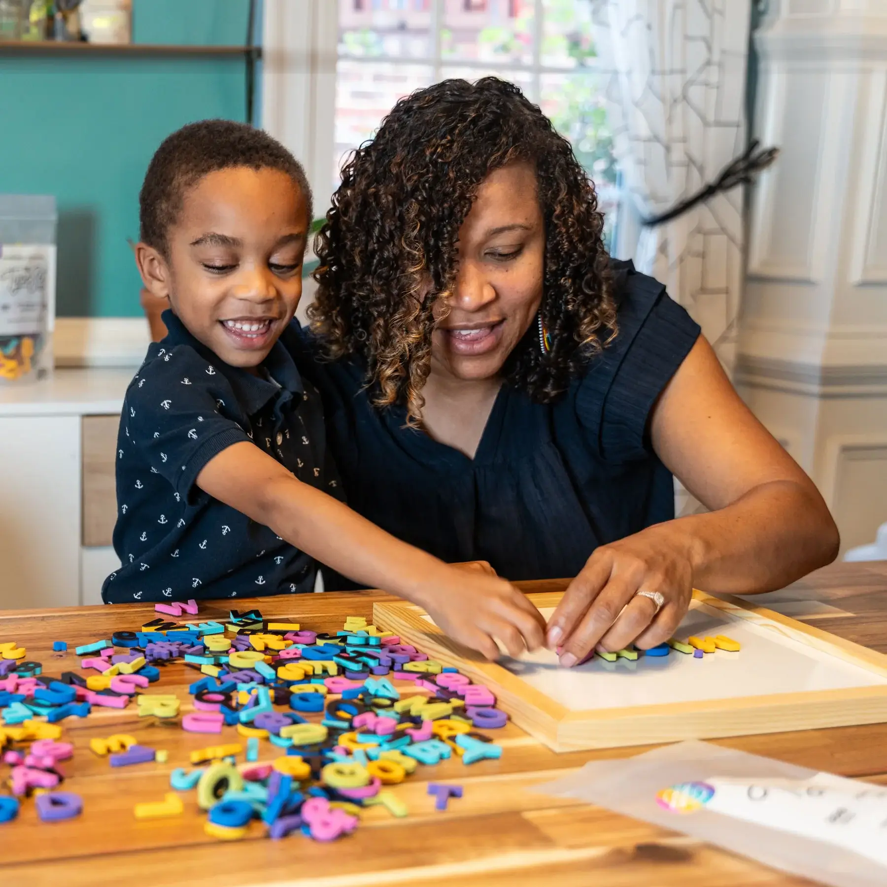 The Type Set Co. – wholesale Leksaksset - Barn – 1 ”200 st Rainbow Story magnetiska bokstäver2