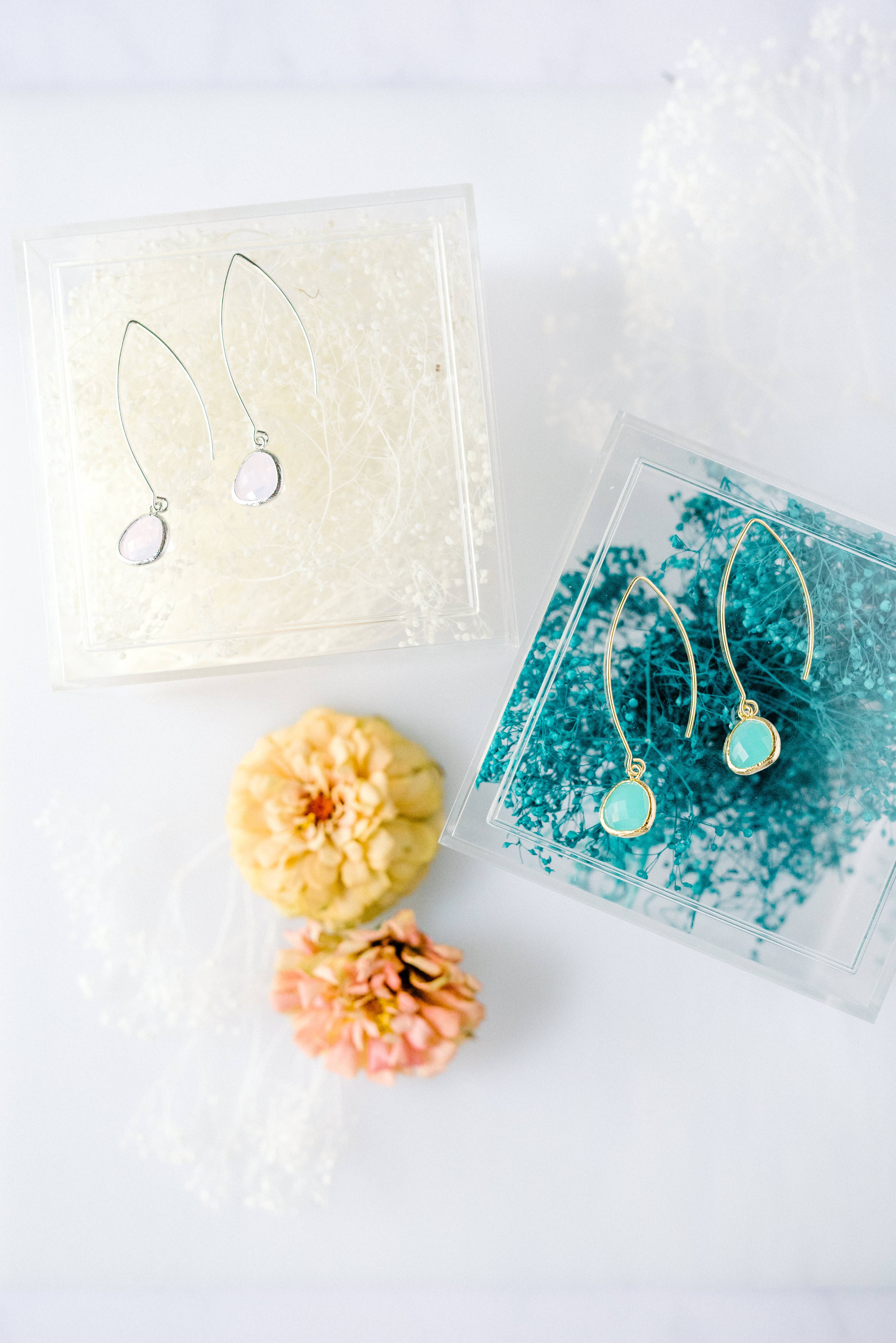 Rebecca Accessories LLC – wholesale Dangle earrings – Gemstone Thread Through Earring 80 Color Choice Gold Silver2