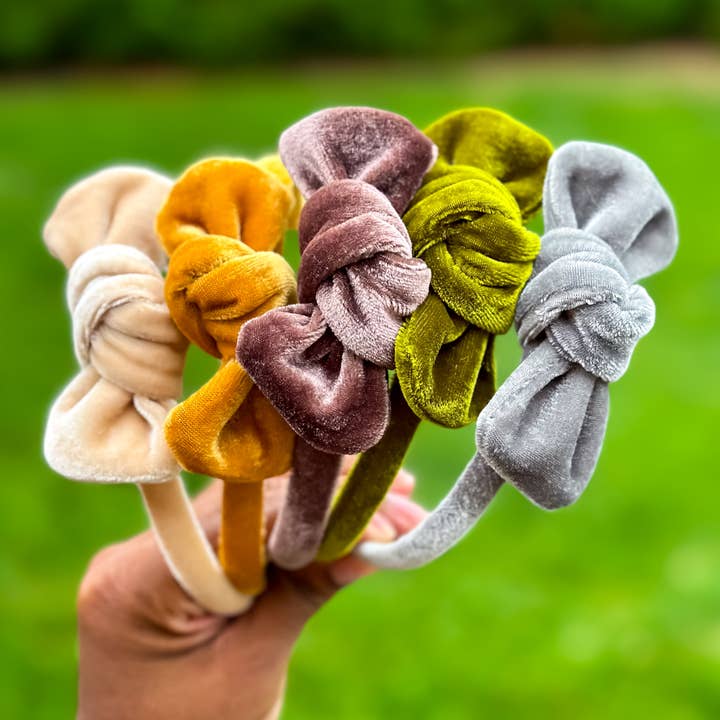 Fluwelen hoofdband met afneembare strik - One Size Fits Most voor wholesale door Luna + Liyah