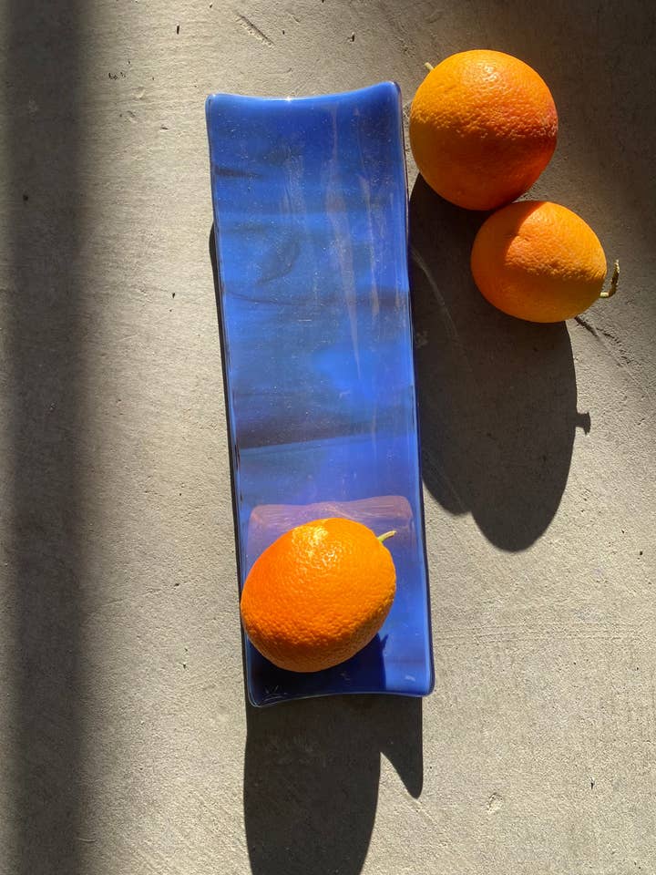 Piatto da esposizione Catchall in vetro marmorizzato, unico nel suo genere per la vendita all'ingrosso da parte di Made By Rheal