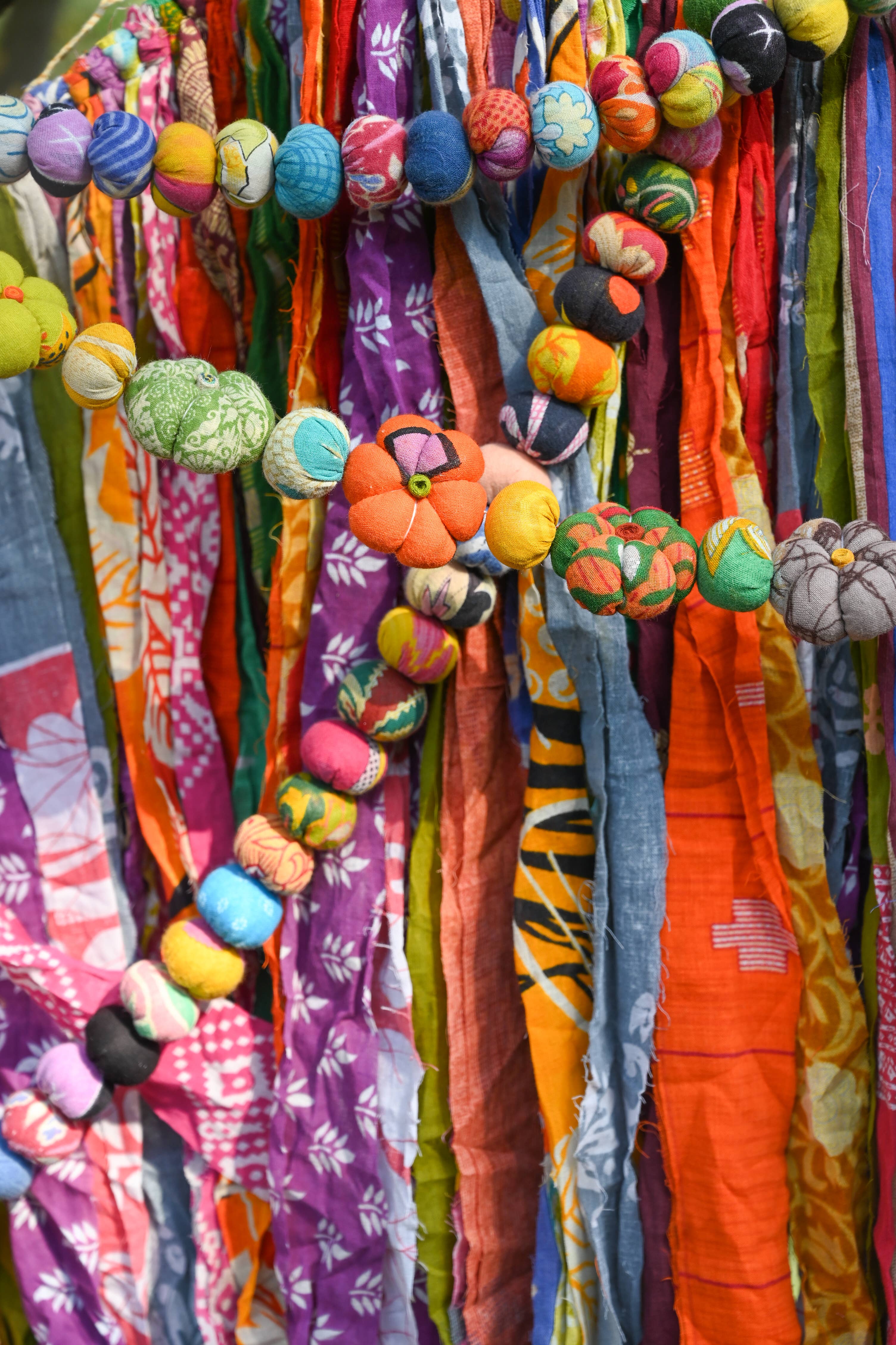 Asha Project – Großhandel Wimpel/Girlande – Mini-Saree-Kürbisperlen-Girlande3